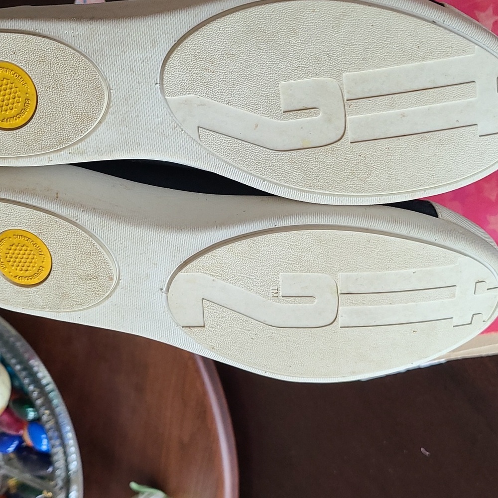 Elegant Navy Blue And White Women's Flats - Picture 6 of 6